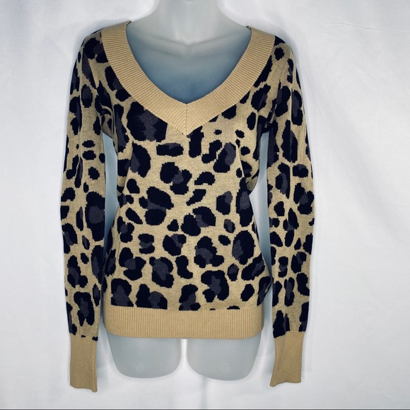 Express Sweaters - New Express animal print Sweater Sz Medium